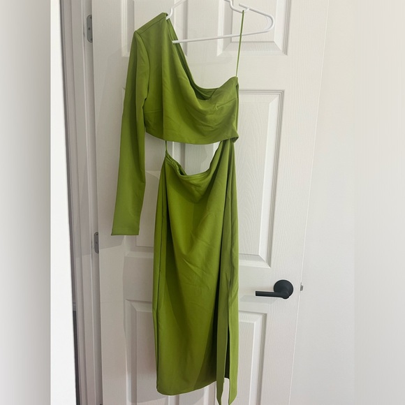 Dynamite one shoulder cut out midi dress with slit - Picture 2 of 3